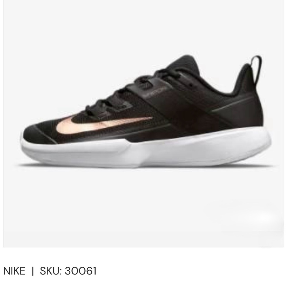 Nike Women’s Black and White Tennis Sneakers